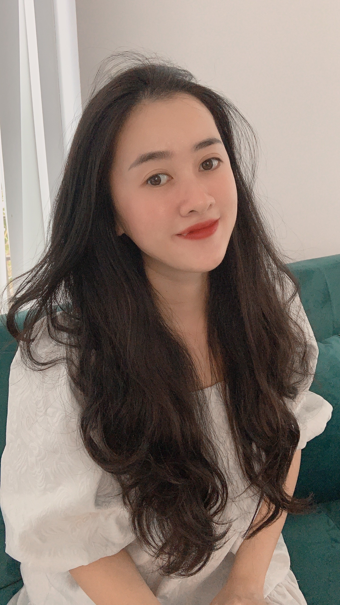Chị Hòa Khánh (38 tuổi, Nhân Viên Văn Phòng)